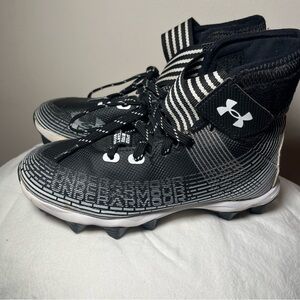 Under Armour Kids' Black Football Cleats size 2Y